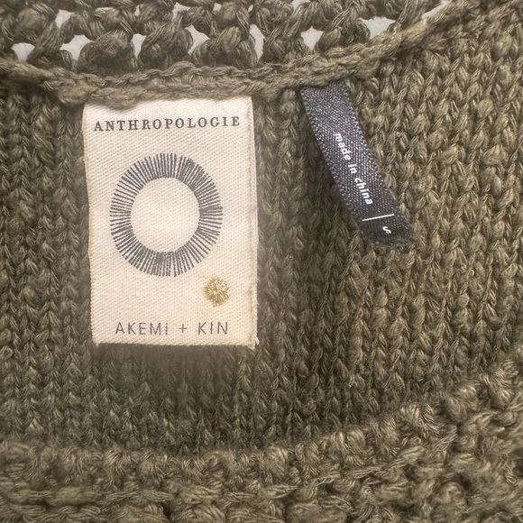 Anthropologie Akemi + Kim Olive Green
Fringed Sweater Tank Size Small - Picture 5 of 5